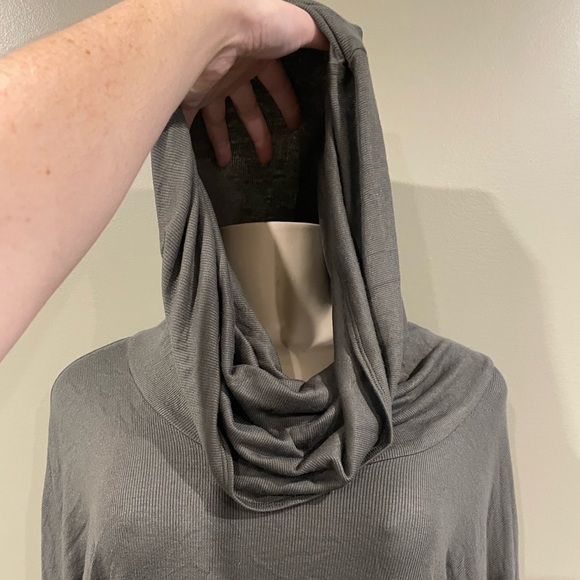 Tonic Active / Amsonia bamboo green long sleeve with cowl hood size small - Picture 4 of 8